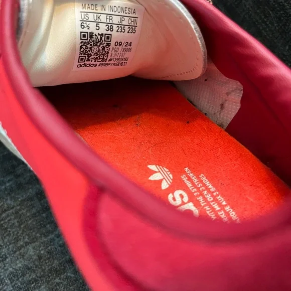 Adidas Valentines “Sambae” Women’s 6.5 - Picture 10 of 11